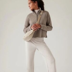Athleta women's seasoft quarter zip size XXS oversized